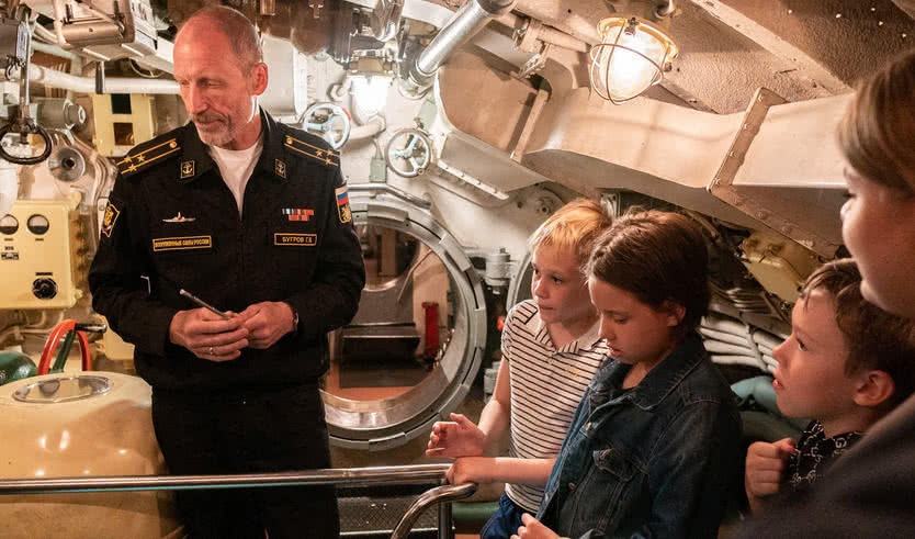 Интерактивная программа на подводной лодке Народоволец Д-2» с посвящением в подводники –  Экскурсии для школьников в Санкт-Петербурге под заказ от 900 рублей  