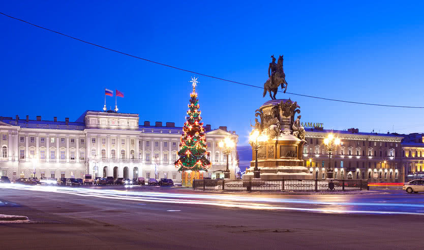 Рождественский Петербург с бокалом шампанского и подарками — автобусная экскурсия