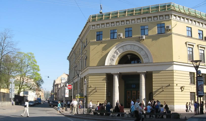 От Лидваля до Барановского (по дворам, по парадным и проходам) – пешеходные экскурсии для заказных групп от 290 рублей