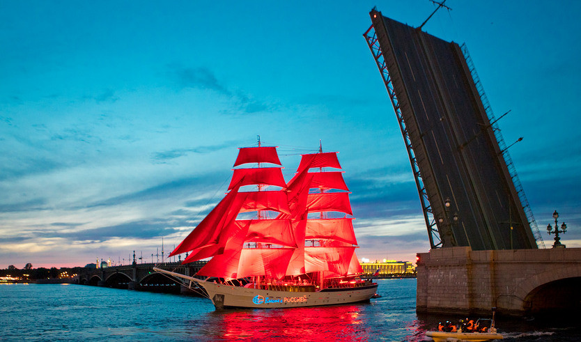 Автобусная ночная экскурсия на Алые паруса — автобусная экскурсия