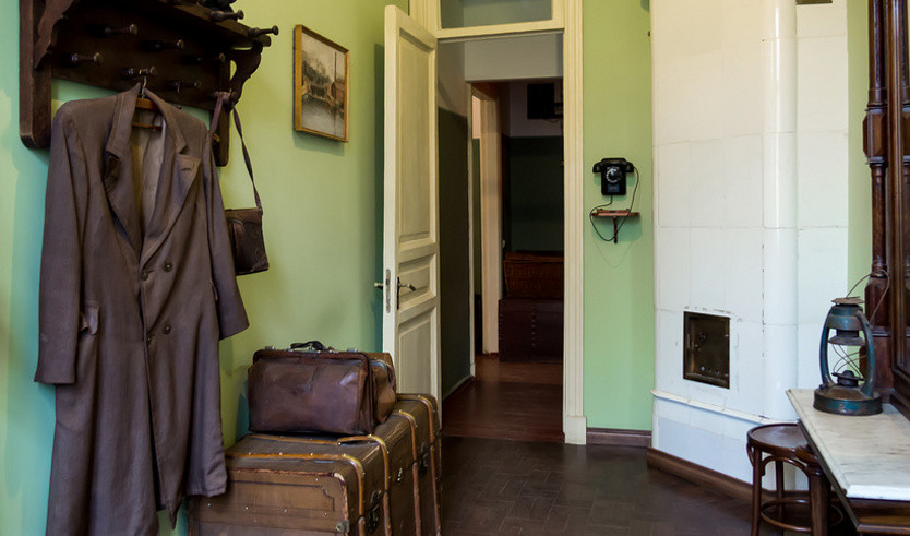 Петербург Анны Ахматовой – автобусные экскурсии от 1550 рублей