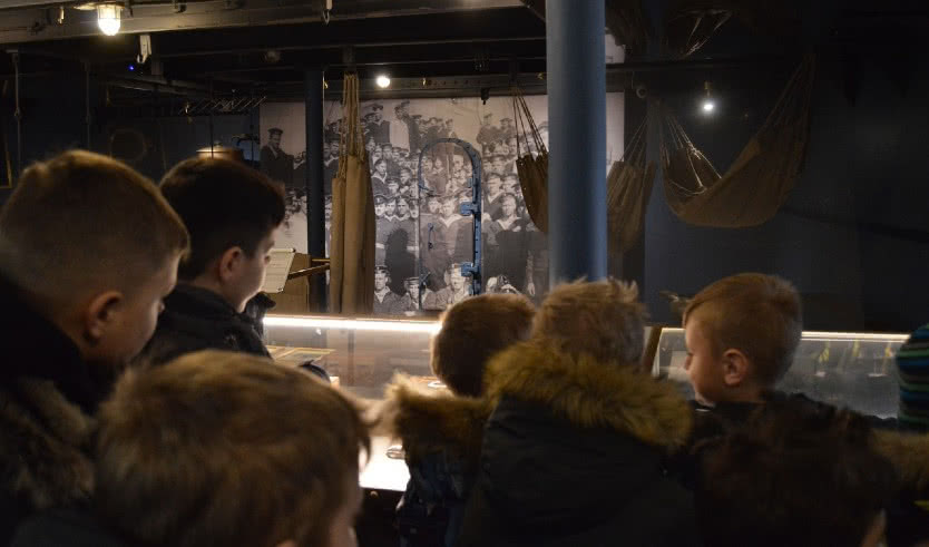 Военно-патриотическая программа на крейсере «Аврора» – экскурсии для школьников в Санкт-Петербурге для школьников от 700 рублей