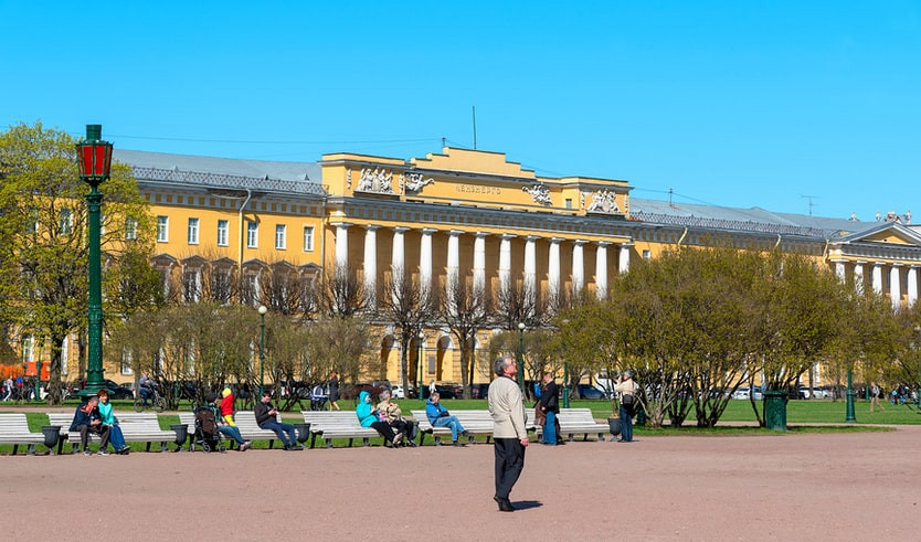 Вокруг Марсова поля –Пешеходные экскурсии от 600 рублей