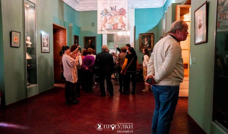 Временная выставка «Венеция вдали…» — интерьерные экскурсии от 950 рублей