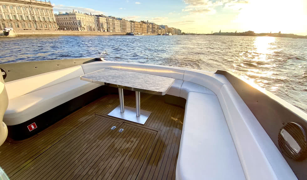 Яхта Амстердам