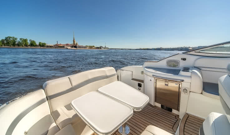 Корма катера – аренда катера в СПб от 20000 рублей