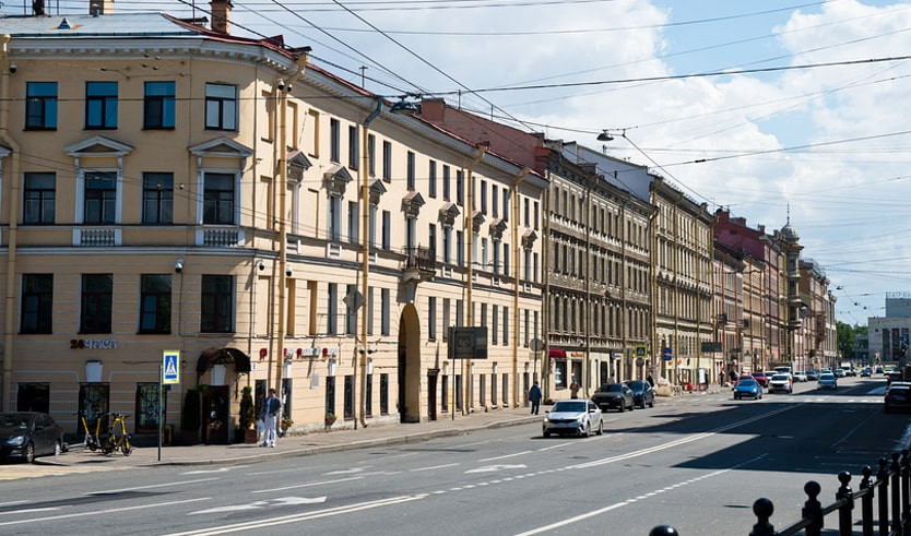 От Спаса до Семёновского плаца по улице Гороховой – пешеходные экскурсии от 780 рублей