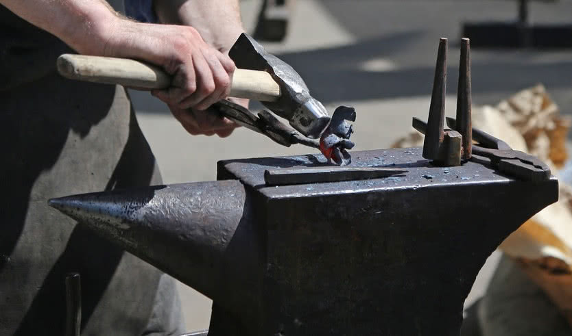 Кузнечный мастер-класс по ковке цельнометаллического ножа – необычные экскурсии от 4400 рублей