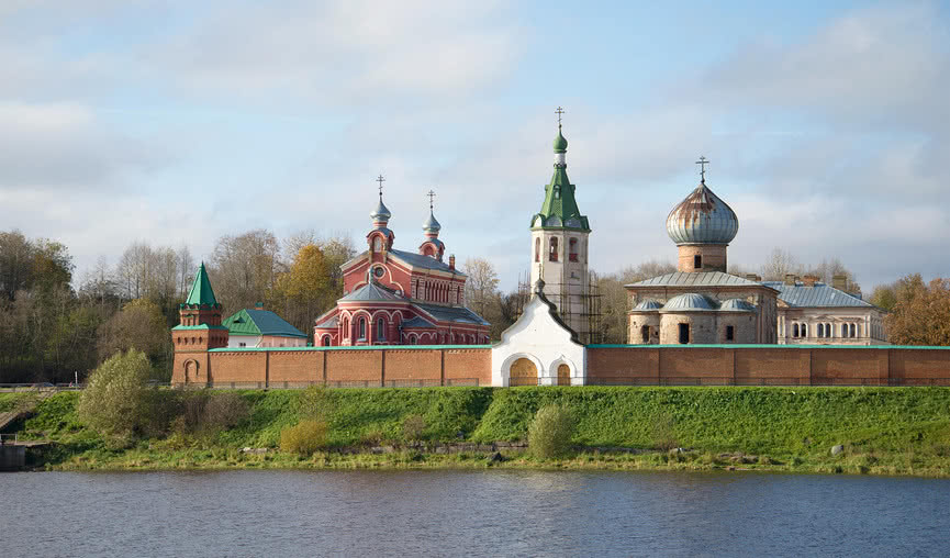 Староладожский Никольский монастырь — речной круиз от 81500 руб.