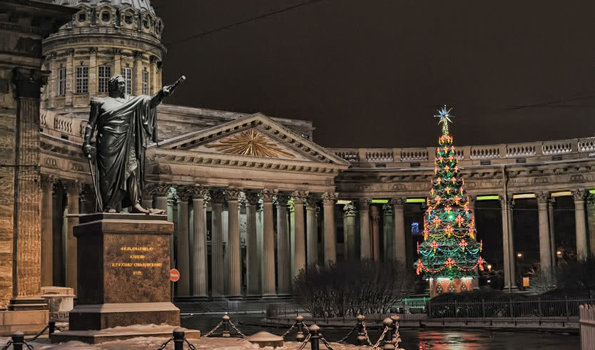 Новогодняя елка перед Казанским собором – сборные туры в Санкт-Петербург от 13990 рублей