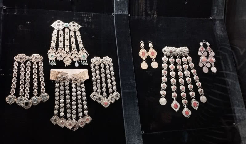 Экспонаты выставки – интерьерные экскурсии от 1400 рублей