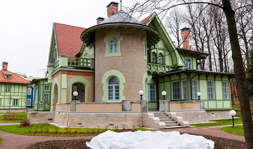 Каменный остров, часть 2 – пешеходные экскурсии для заказных групп от 290 рублей