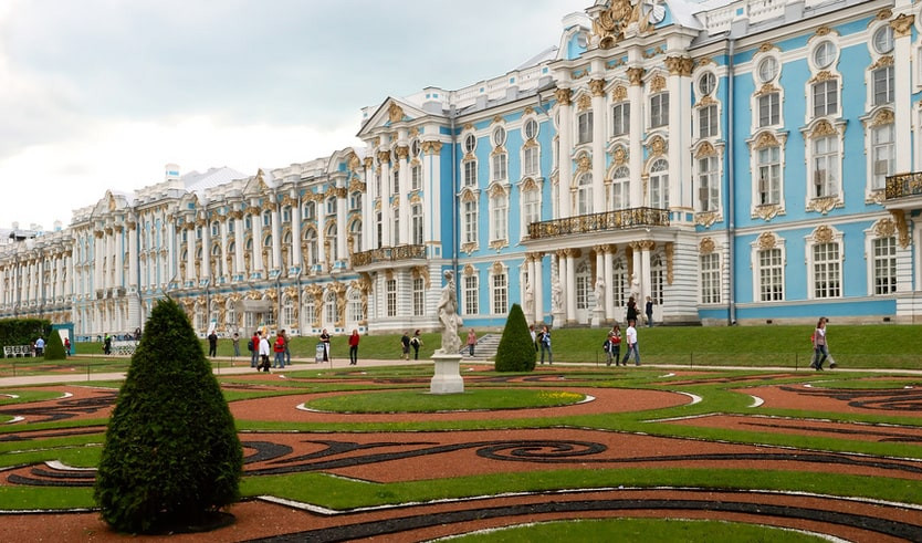 Семейное путешествие в Петербург – сборные туры в Санкт-Петербург от 10450 рублей