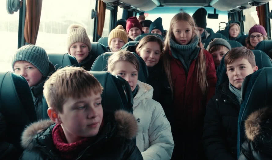 Обложка статьи Как выбрать тур для школьников в Санкт-Петербург