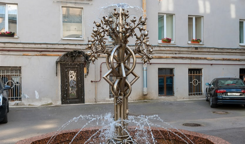 Бирюзовая жемчужина Невского проспекта (Армянская церковь) – Пешеходные экскурсии