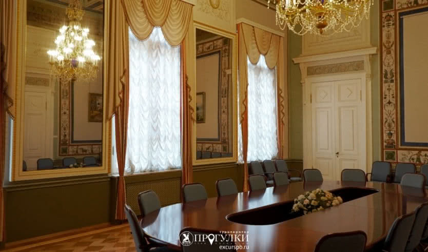 Интерьер Таврического дворца — Экскурсии для школьников в Санкт-Петербурге под заказ
