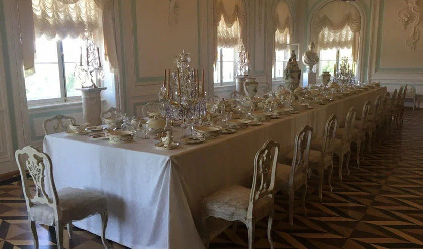 Зал Большого Петергофского дворца — сборные экскурсии, мастер-классы, квесты для школьников в Санкт-Петербурге от 450 рублей    