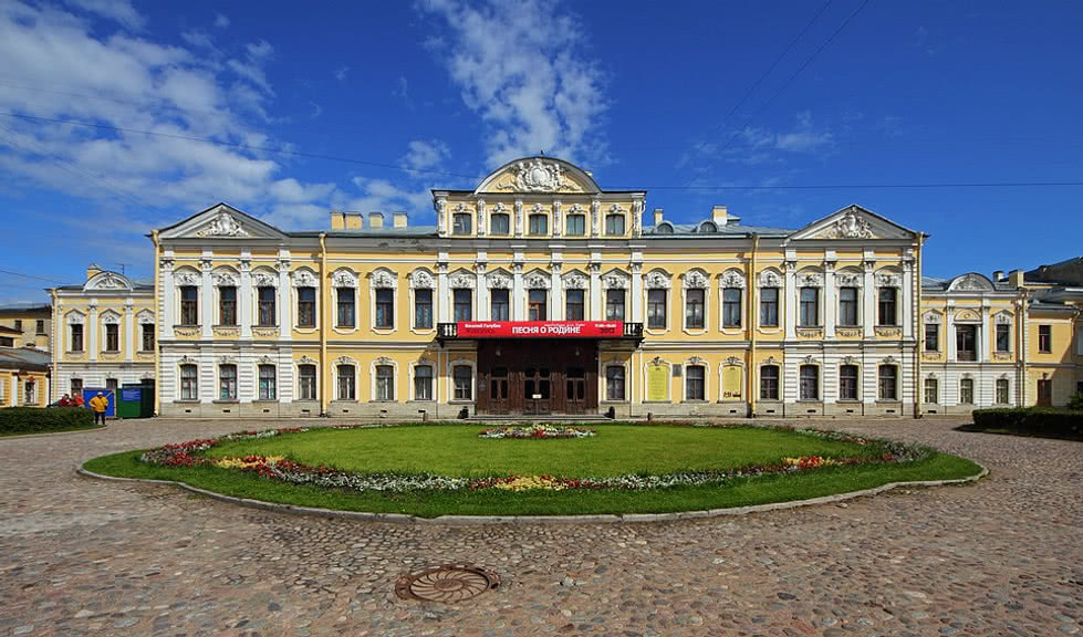 Дворец Шереметевых – автобусные экскурсии от 2000 рублей