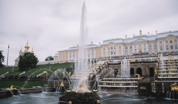 В Петербург с детьми! с понедельника – тур из СПб от 23290 рублей Photo by iam_os on Uplash