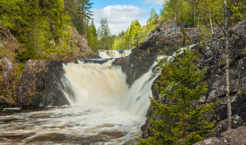 Бурлящие воды Кивача – туры в Карелию от 14450 рублей
