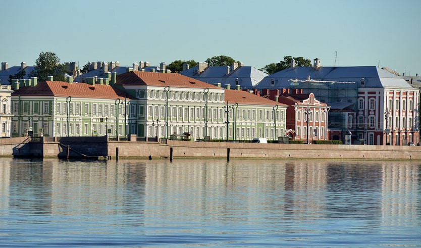 Университетская набережная – пешеходные экскурсии от 800 рублей