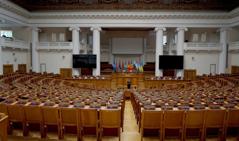 Интерьер Таврического дворца — индивидуальные экскурсии от 1980 руб.