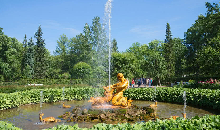Фонтан Тритон в Нижнем парке — Автобусные экскурсии от 2000 рублей