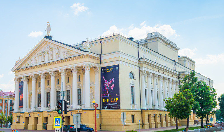 Татарский академический государственный театр оперы и балета имени Мусы Джалиля. Площадь Свободы. Город Казань.