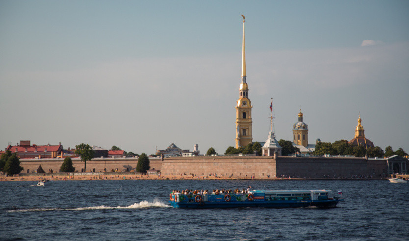 Петропавловская крепость – водные экскурсии по рекам и каналам от 1100 рублей