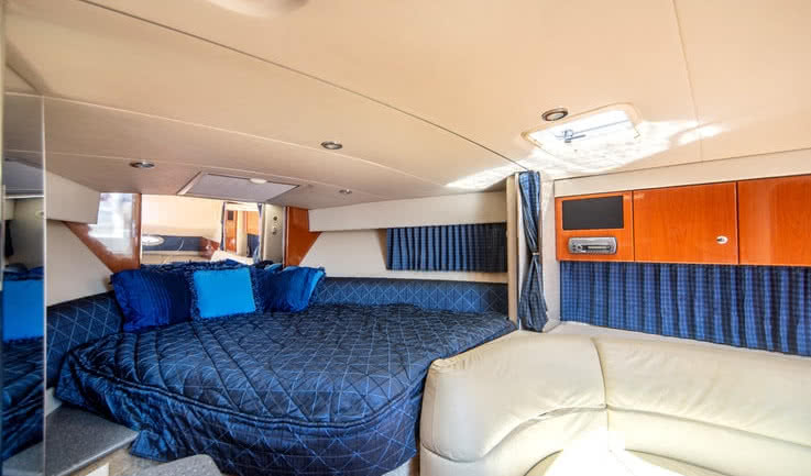 Каюта – аренда катера в СПб от 20000 рублей