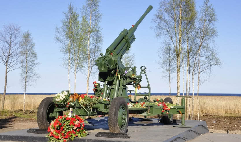 Мемориал «Разорванное Кольцо» – автобусные загородные от 1500 рублей