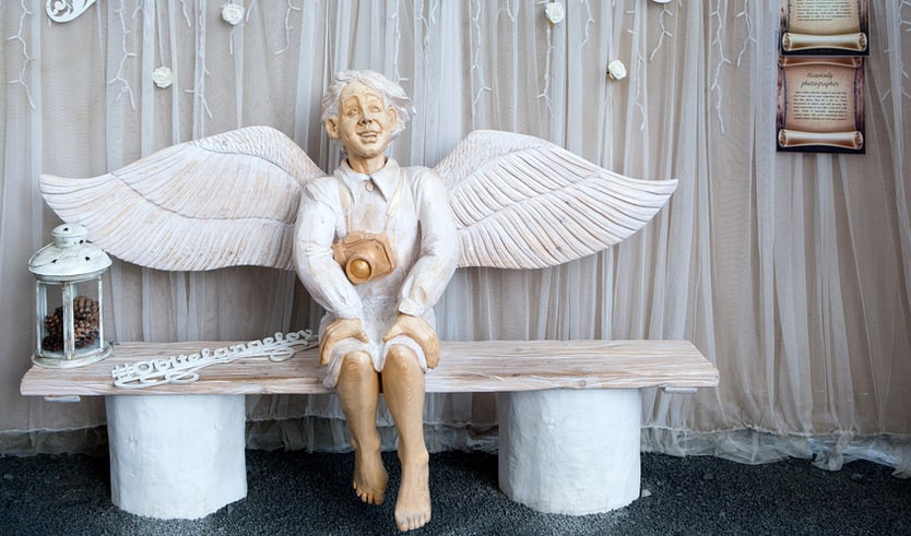 Скульптура «Небесный фотограф» в музее «Обитель Ангелов» –  туры в Карелию от 14450 рублей