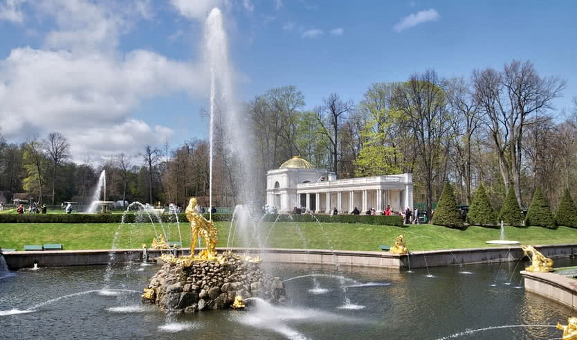 Фонтан «Самсон» – квесты для школьников от 1550 рублей