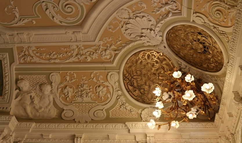 Дворцовый Петербург: обзорная экскурсия с посещением закрытого особняка — автобусная экскурсия от 1900 руб.