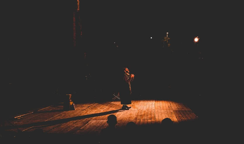 «Не все театры начинаются с вешалки» (театр комедии им. Н.П. Акимова) - экскурсия для групп — Интерьерные