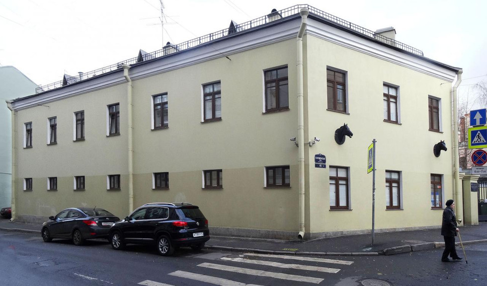 Здание для перековки лошадей – пешеходные экскурсии от 1100 рублей