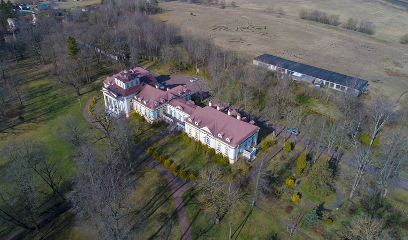 Романтика заброшенных усадеб Ленинградской области — автобусные экскурсии от 2500 руб.