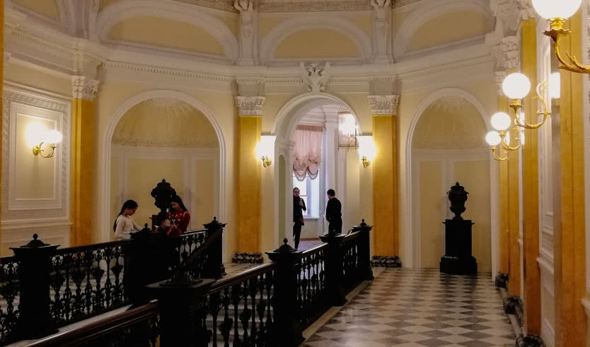 Гатчина — автобусная экскурсия для школьников от 26500 рублей