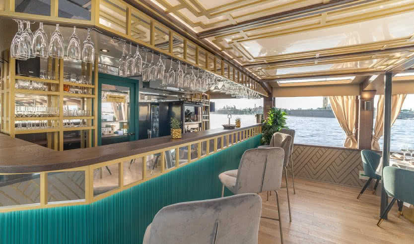 Теплоход «Амели» – аренда теплохода от 29000 рублей