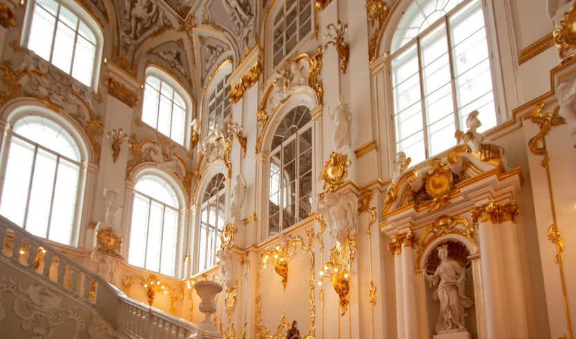 Интерьер Зимнего дворца – экскурсии и программы для детей от 1800 рублей