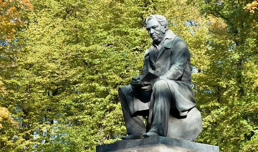 Памятник И.А. Крылову – квесты для школьников от 550 рублей