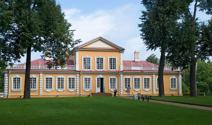 Путешествия и игры в жизни русского двора (Дворец Петра I в Стрельне) (для школьных групп) – экскурсии и программы для детей от 470 рублей