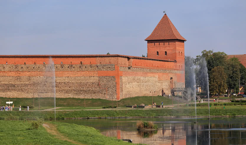 Лидский замок – туры в Белоруссию от 52000 рублей