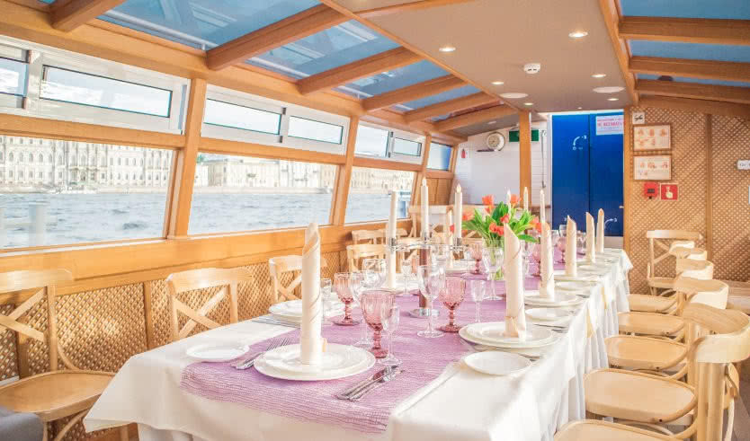 Теплоход «Афродита» – аренда теплохода от 8000 рублей