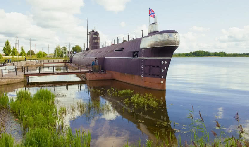 Вид на советскую подводную лодку Б-440 – речные круизы от 176400