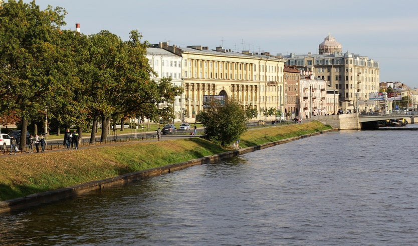 По Ждановской улице на Петровский остров – Пешеходные экскурсии от 600 рублей
