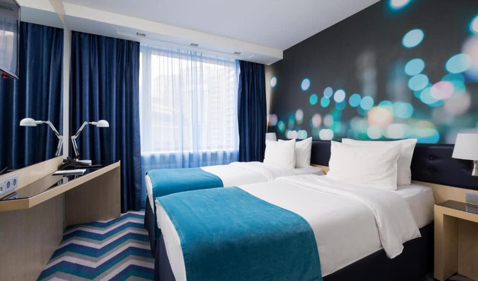 Отель Санкт-Петербург – стандарт с видом во двор