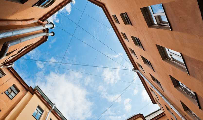 Двор колодец в Санкт-Петербурге – сборные экскурсии для школьников в Санкт-Петербурге