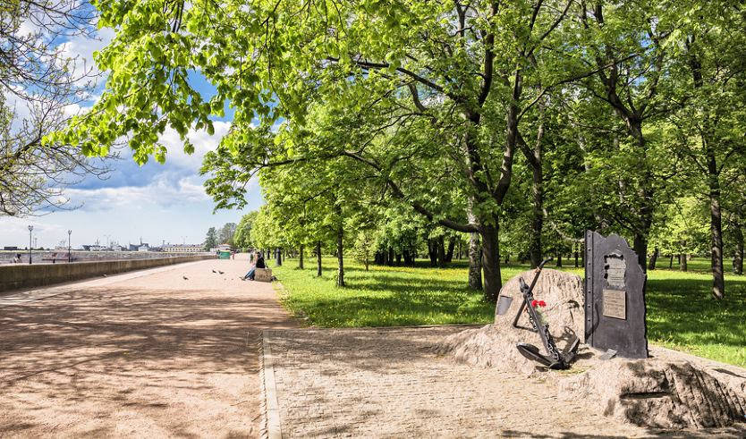 Форт Красная горка и Кронштадт: на страже морских границ России – загородные экскурсии