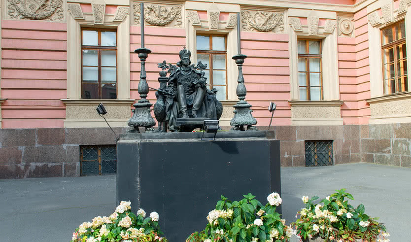 Дворы Петербурга — Экскурсии для организованных групп от 450 рублей